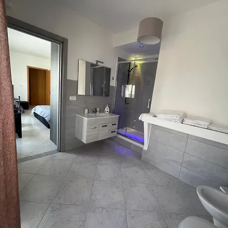 Dimora Le Grottaglie 3* بولينيانو آ ماري