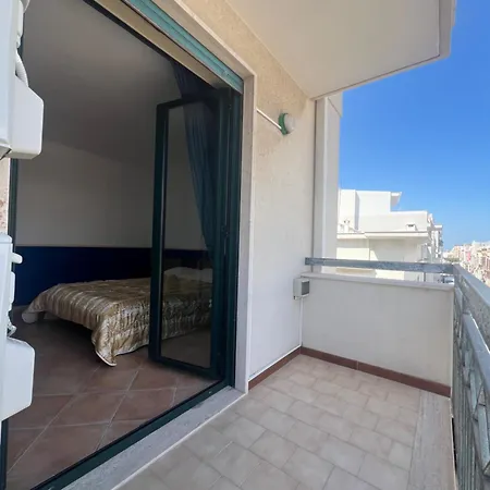Bed & Breakfast Dimora Le Grottaglie -centro 3*