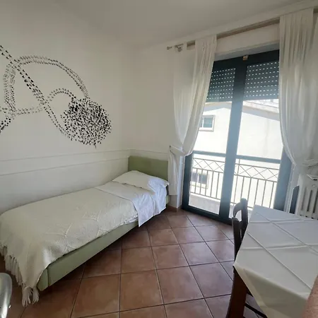 فندق مبيت وإفطار Dimora Le Grottaglie 3*