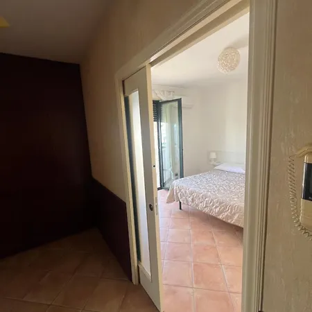 Dimora Le Grottaglie -centro Bed & Breakfast 3*